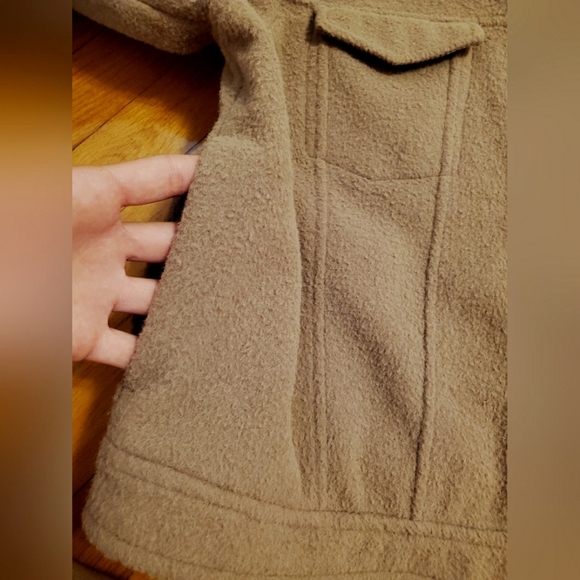 Joie Cropped Shacket. Tan / light brown. Size XL. Cozy. Jacket. Fall. - Picture 7 of 11